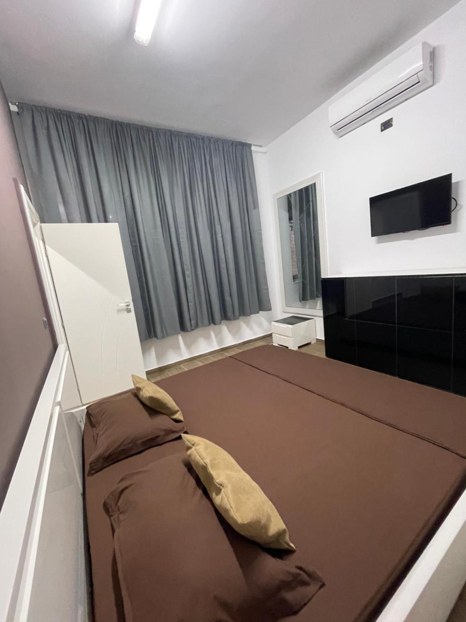 Gold Apartament Влёра Экстерьер фото